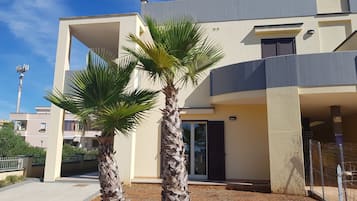 Apartamento, 1 quarto, no piso térreo | Terraço/pátio