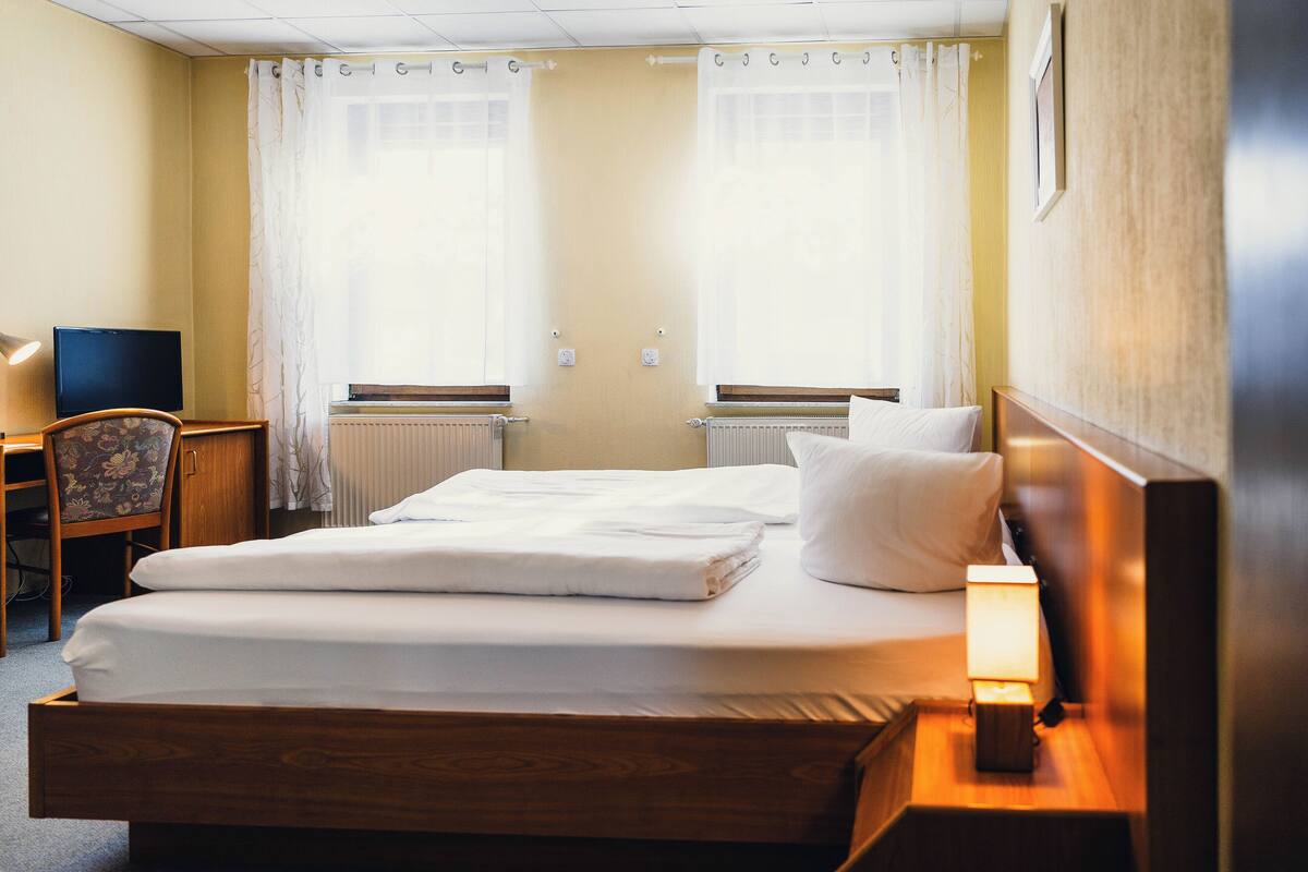 classic double room | 1 bedroom, desk, laptop workspace, free wifi