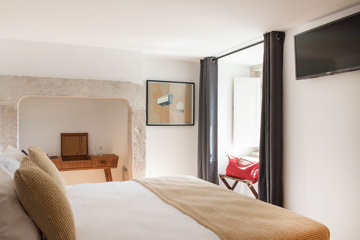 2 bedrooms, premium bedding, in-room safe, individually decorated