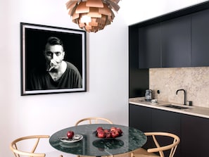 Design Apartment, 2 Bedrooms, City View (2.1) | Private kitchenette | Fridge, microwave, oven, stovetop
