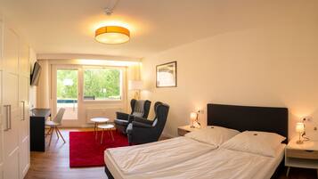 Deluxe Double Room | 1 bedroom, hypo-allergenic bedding, desk, laptop workspace