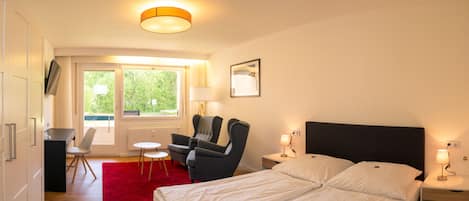 Habitación Deluxe doble | 1 dormitorio, ropa de cama hipoalergénica, escritorio