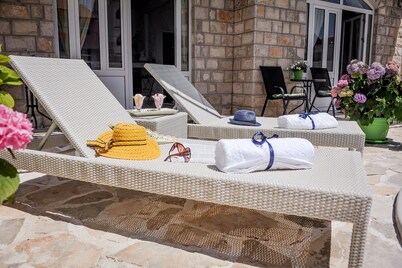 Villa Branka D1 apartment with Pool near Dubrovnik