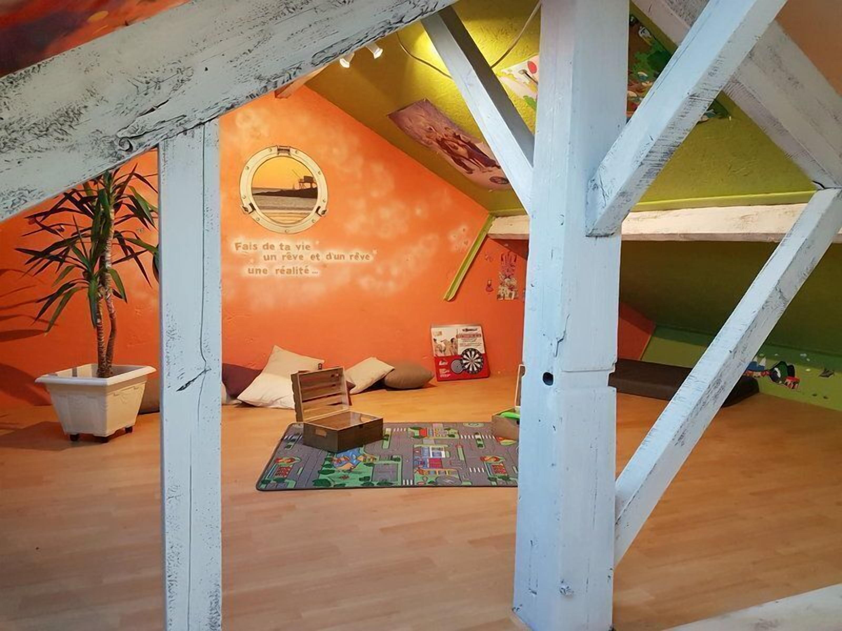 Children’s play area – indoor