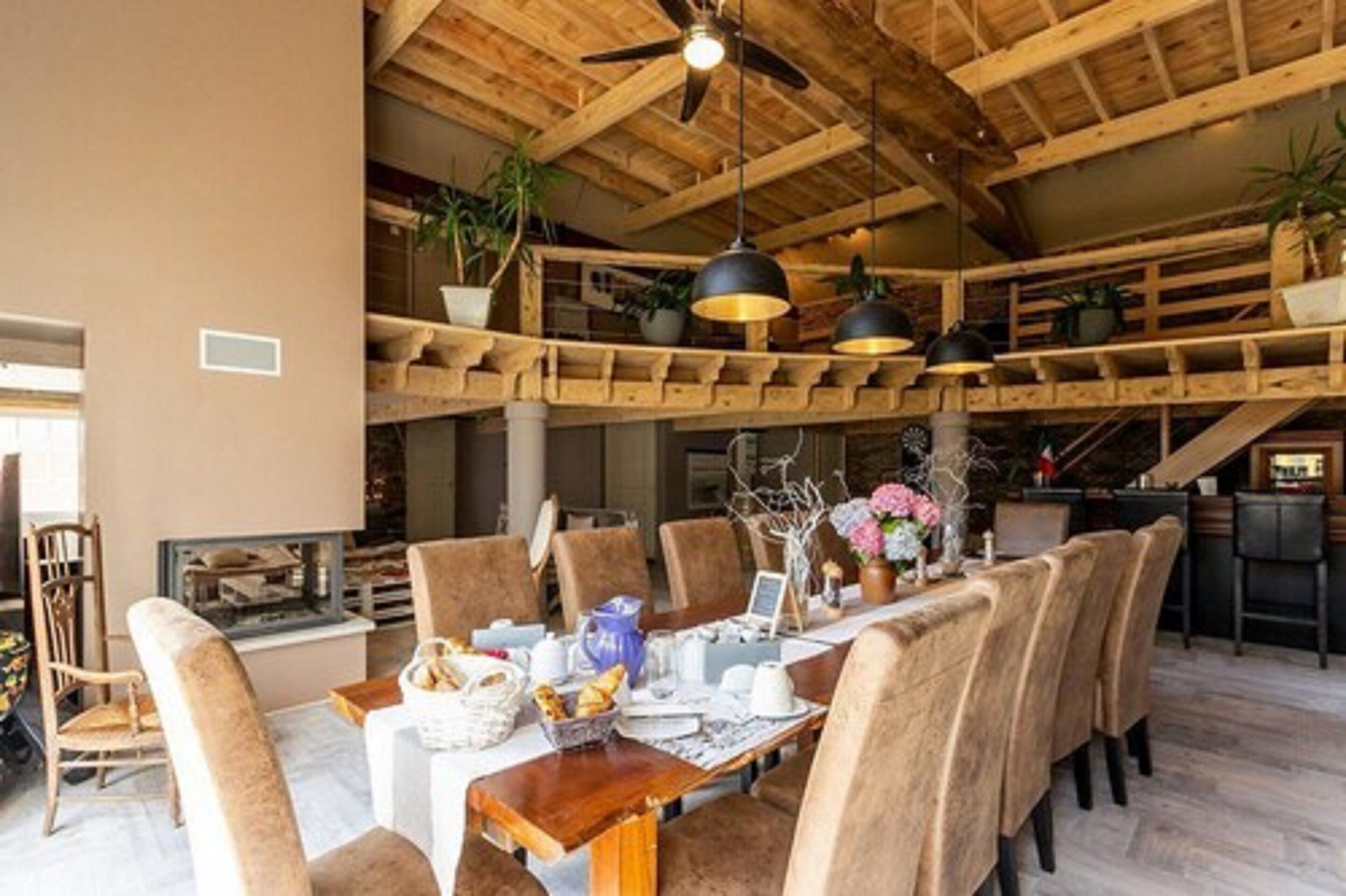 Free daily full breakfast