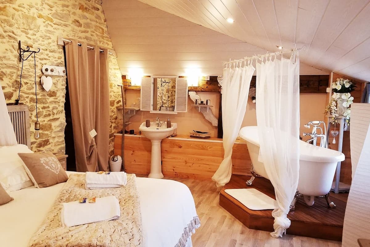 Kamar Double Romantis | 1 kamar tidur dan didekorasi berbeda-beda