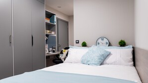 Double Room | Desk, WiFi (free), bed sheets - Little Patrick Street - Campus Accommodation (Belfast)