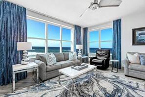 Smart TV - 4 Complimentary Beach Chairs! Aqua 801 Oceanfront-3 Balconies/Sleeps 10/Clean (Panama City Beach)