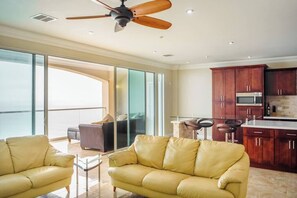 TV, fireplace - Gorgeous Ocean Front Condo -Rosarito Beach -VIEWS! (Rosarito)
