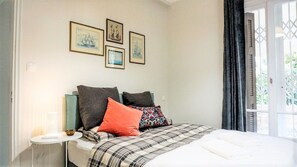 2 Schlafzimmer, Schreibtisch, Bügeleisen/Bügelbrett, kostenloses WLAN