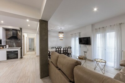 Central apartment in a quiet area, free parking, wifi, 10minute from cathedral