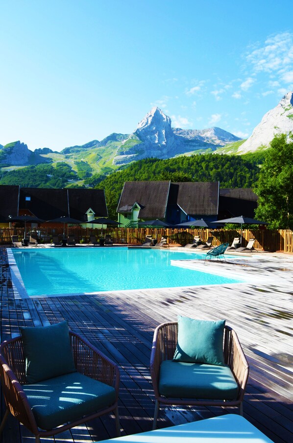 Seasonal outdoor pool