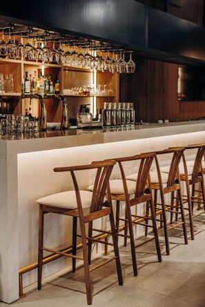 Bar (on property) - ISKÖ Chalets Hotel (Eaux-Bonnes)