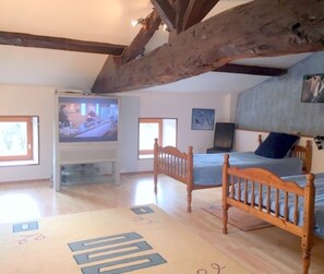 6 chambres, fer et planche à repasser, Wi-Fi, draps fournis