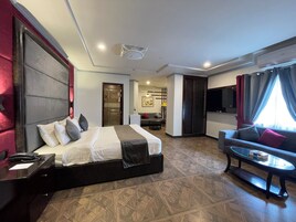 Down comforters, minibar, in-room safe, desk