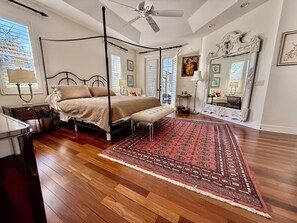 6 bedrooms, desk, iron/ironing board, travel crib - Relax and Play: Private Pool, Hot Tub, Pickleball, Tennis, Basketball. (Sarasota)