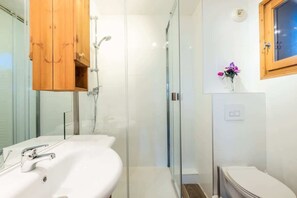 Baignoire, sĂšche-cheveux