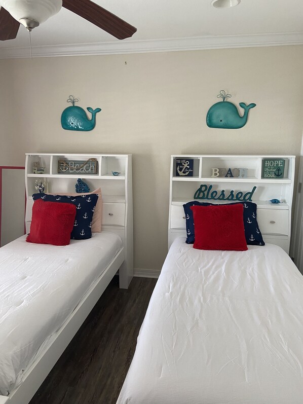 2 bedrooms, in-room safe, iron/ironing board, free WiFi