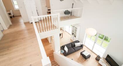 Laadukas loma-asunto, jossa on sauna jopa 6 hengelle kahdella tasolla