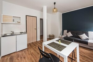 80-cm-Flachbildfernseher mit Kabelempfang, Fernseher
