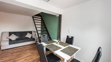 Egyptian cotton sheets, premium bedding, down comforters, pillowtop beds