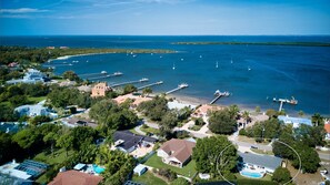 Exterior - Riverview Breeze - Heated Pool,1 Level, Sleeps 16, 15min walk to beach! (Bradenton)