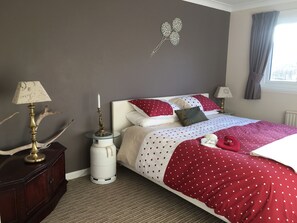 3 bedrooms, iron/ironing board, travel crib, WiFi