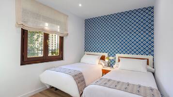 4 bedrooms, WiFi, bed sheets