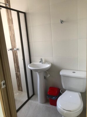 Bathroom - Apartahotel Zeus (Medellín)