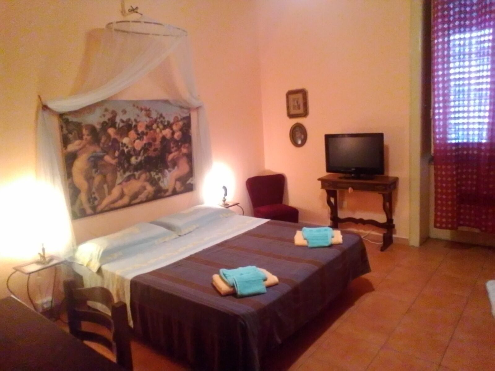 Dobbeltrom – deluxe, delt bad | Sengetøy