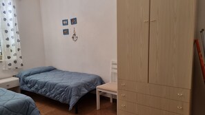 2 bedrooms, bed sheets