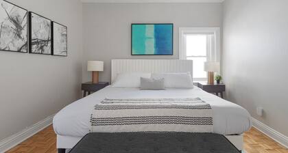 Brilliant Downtown Chicago 3-Bedroom Condominium