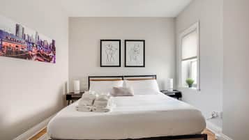 3 bedrooms, desk, iron/ironing board, travel crib