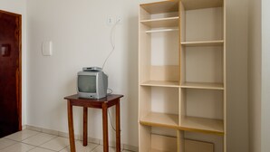 Twin Room | Room amenity - OYO Hotel Lambert (Cambui)