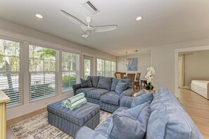 Een televisie en een dvd-speler