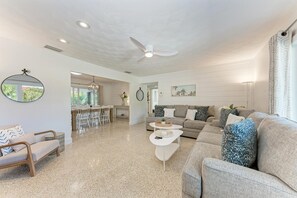 Een televisie en een dvd-speler