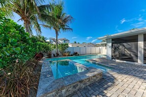 Unclassified image, 2 of 50, button