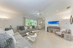 Unclassified image, 4 of 50, button