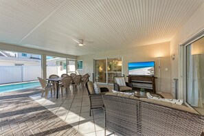 Unclassified image, 3 of 50, button