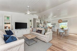 Unclassified image, 4 of 34, button