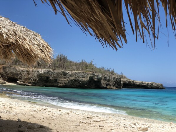 كراسي للتشمس، مناشف للشاطئ