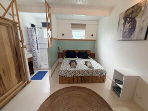 2 habitaciones, tabla de planchar con plancha, wifi y ropa de cama 