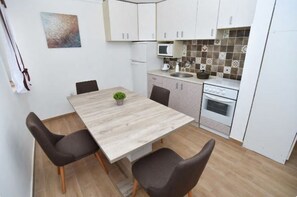 Dining - OLD TOWN Best location/ NEW/ Up to 4 persons (Budva)