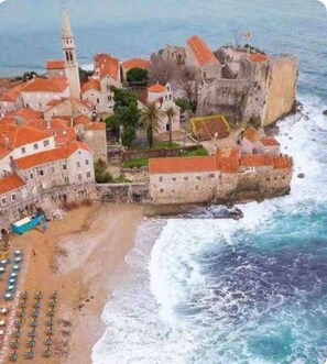 Beach - OLD TOWN Best location/ NEW/ Up to 4 persons (Budva)