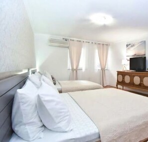 1 bedroom - OLD TOWN Best location/ NEW/ Up to 4 persons (Budva)