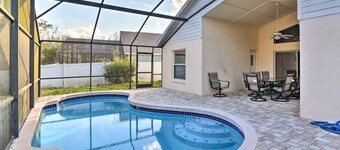 Nature Villa - Rain Forest Out Back - Awesome Location 4 Bdrm!