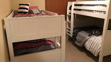 3 bedrooms, iron/ironing board, travel crib, WiFi