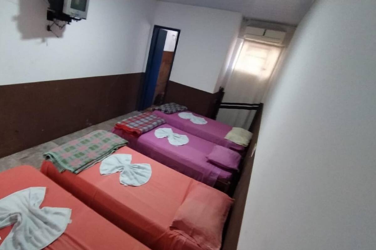 Phòng 4 | Minibar, truy cập Internet không dây miễn phí, bộ trải giường