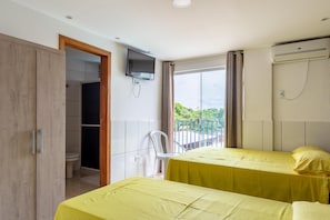 Phòng 3, nhiều giường | Minibar, truy cập Internet không dây miễn phí, bộ trải giường
