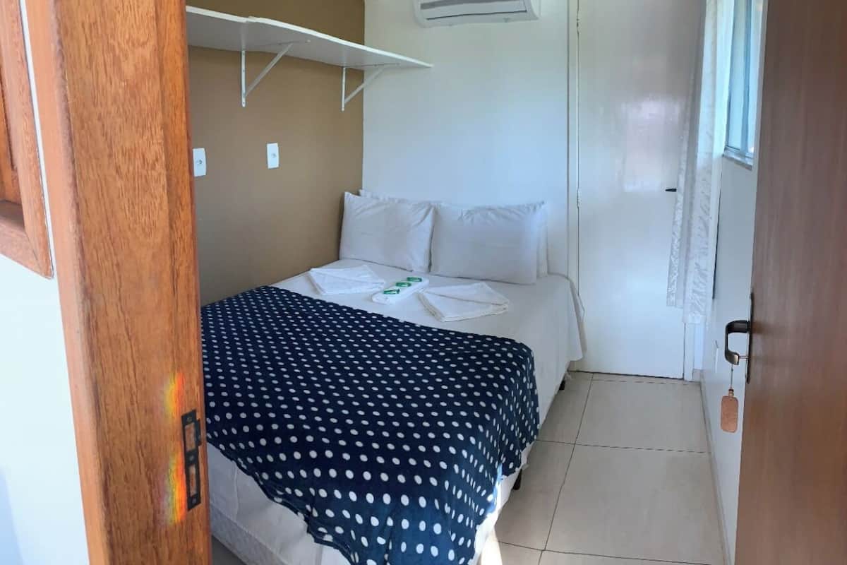 Single Room | Minibar, free WiFi, bed sheets
